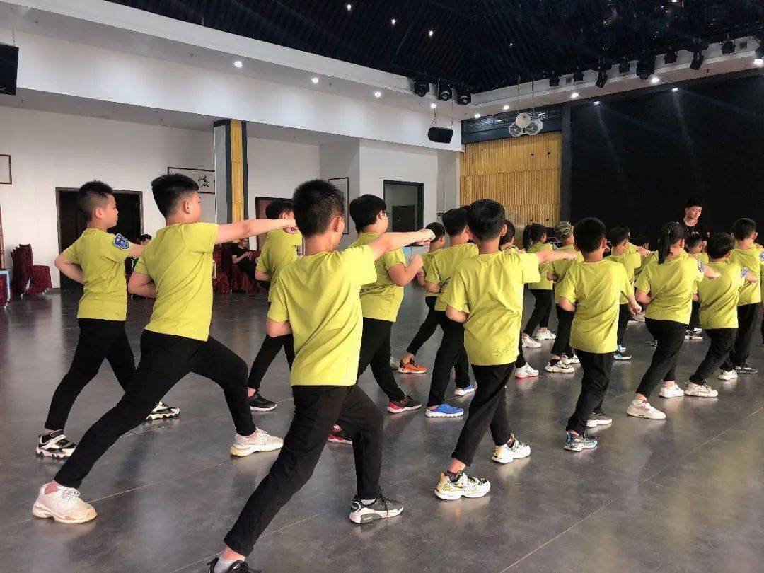 2043年澳门今晚开奖号码，探索彩票背后的故事与影响澳门巅峰会2024年澳门今晚开奖号码