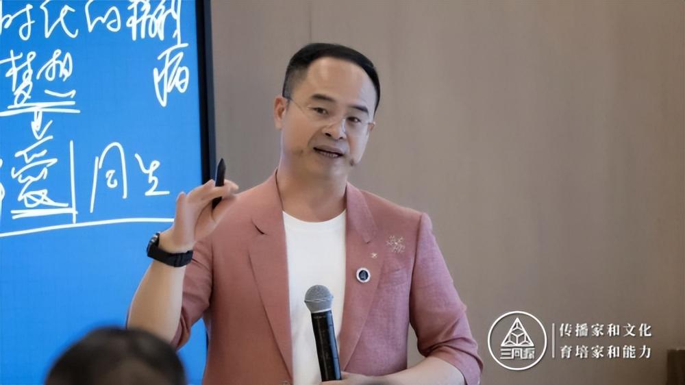 2043香港历史开奖结果查询表最新，揭秘彩票背后的故事与数据2024香港历史开奖结果查询表最新一期
