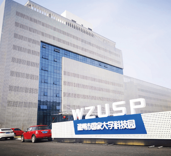 管家婆蓝月亮精选料大全，揭秘传统智慧与现代科技的融合管家婆兰月亮