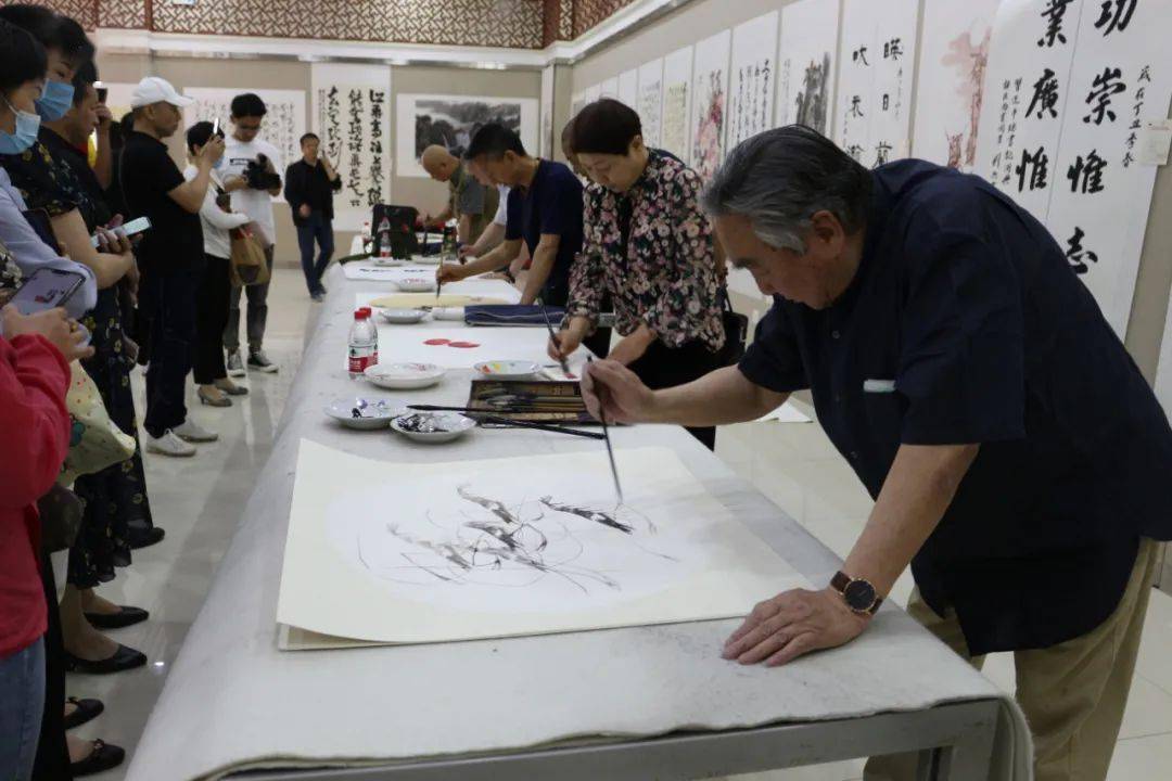 2034年香港正版资料大全，探索城市新风貌与文化传承2023香港正版资料大全下载